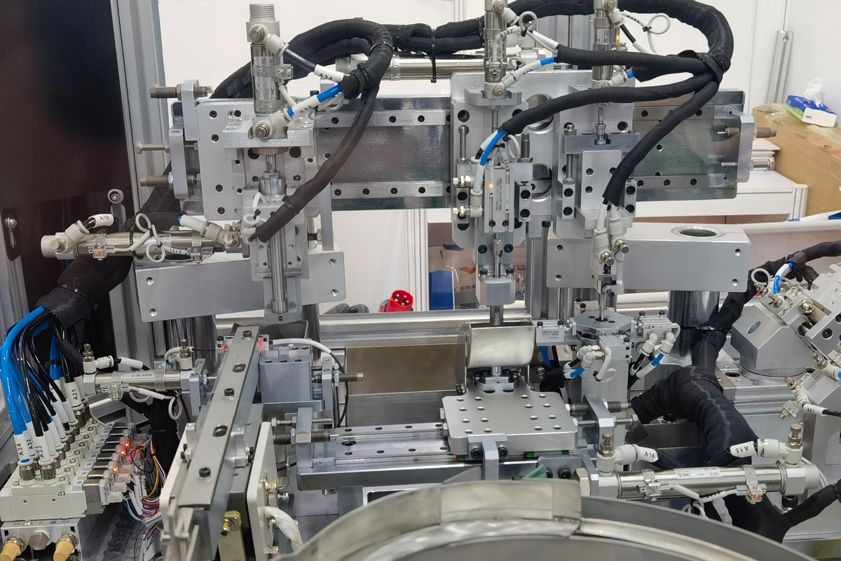 高速装配设备维修